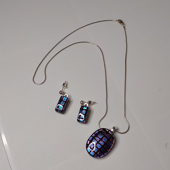 Very Awesome Colorful Plastic Necklace And Earring Set - Picture 1 of 12